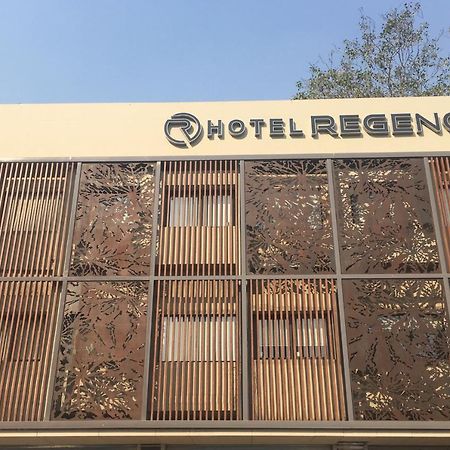 Hotel Regency 수라트 외부 사진