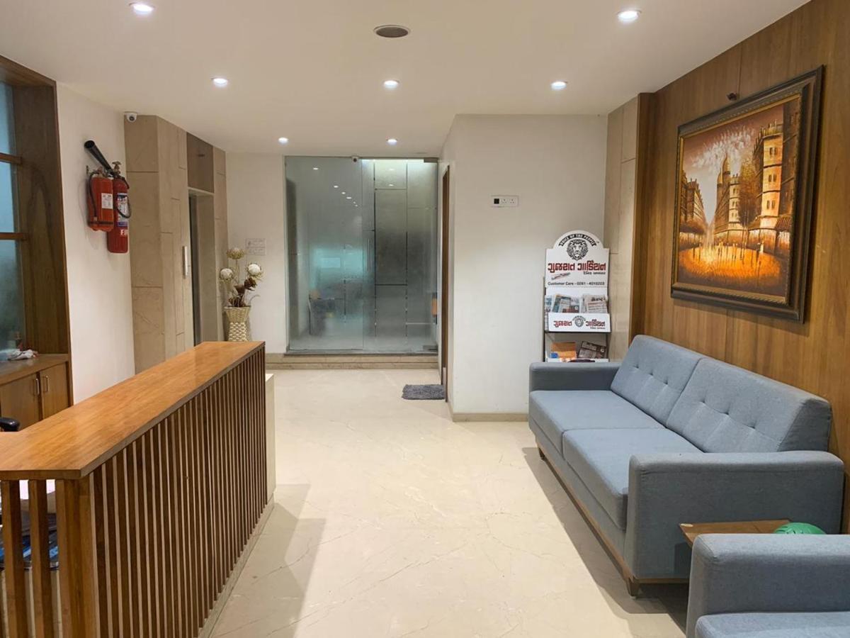 Hotel Regency 수라트 외부 사진